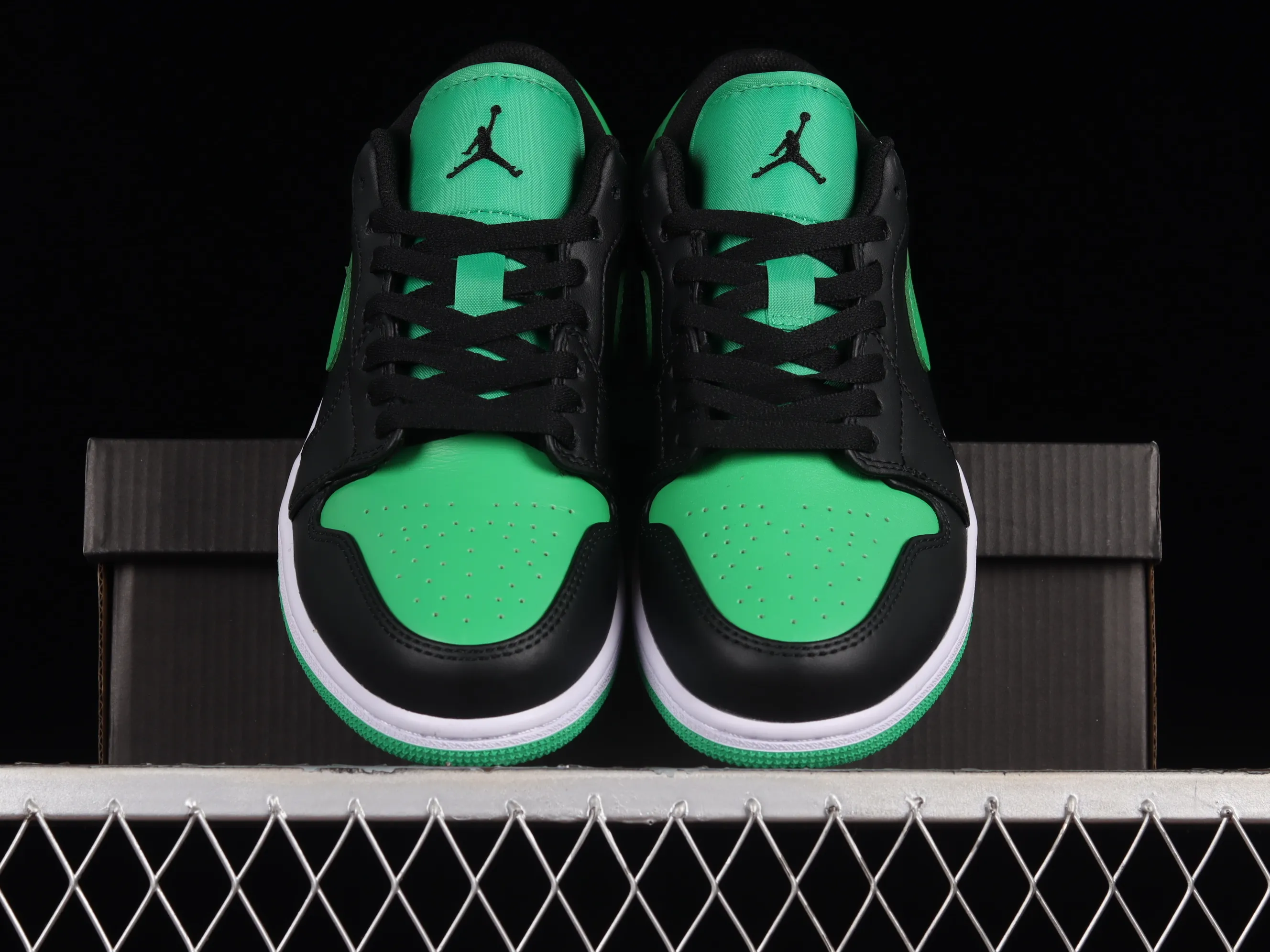 All categories Air Jordan Jordan series basketball shoes Air Jordan 1 Low Z version Air Jordan 1 Low "Lucky Green" AJ1 Joe 1 black and green low-top basketball shoes 553558-065